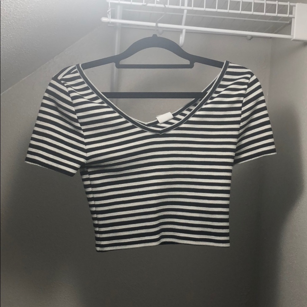 Wide shoulder crop top